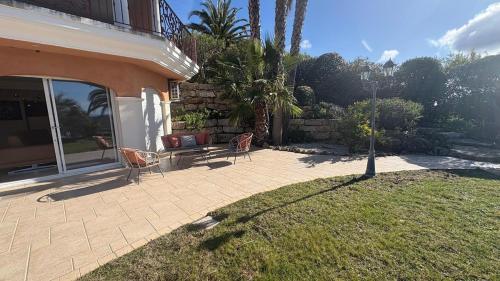 Rez de jardin dans Villas calme 100 m2