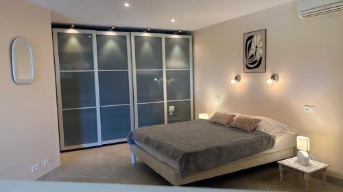 Rez de jardin dans Villas calme 100 m2