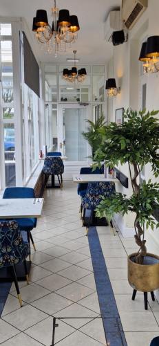 The Royal Hotel photo 78