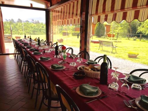 Reštaurácia alebo iné gastronomické zariadenie v ubytovaní Agriturismo La Selva