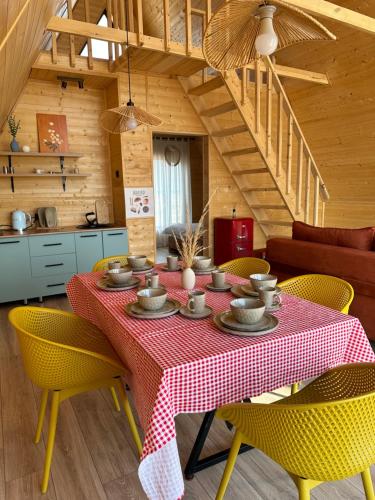 Posedenie v ubytovaní A-frame village