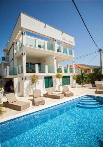 Villa Aristia