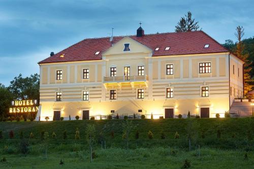 Hotel & Restoran Dvorac Gjalski