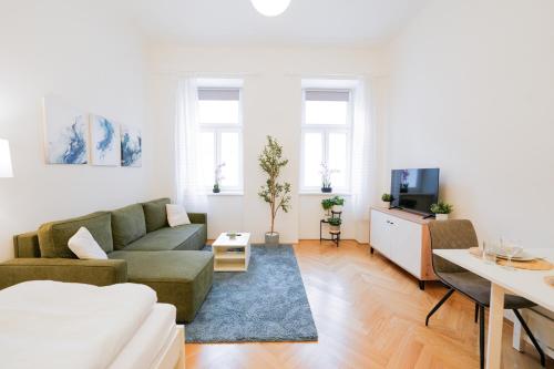 Urban Apartment with balcony near Schönbrunn