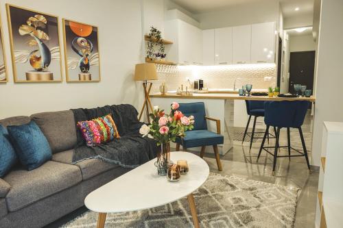 DELTA-Central Elegant Apartment by Optimum Link