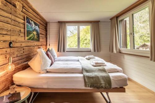 Rustic Modern Studio - Ski-in, Ski-out - by Wengen Rentals