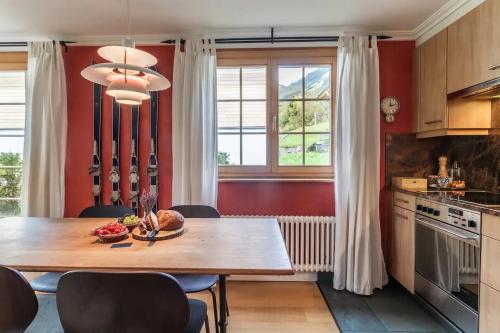 Spacious 1BR Apartment - Ski-in, Ski-out - by Wengen Rentals