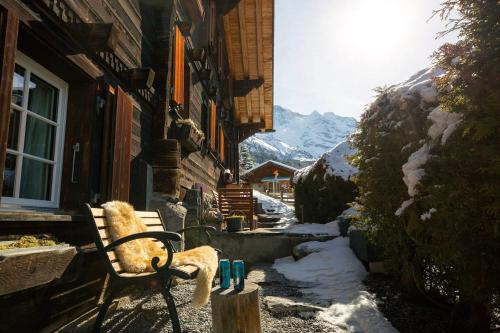 Sunny Bijou Studio - Ski-in, Ski-out - by Wengen Rentals