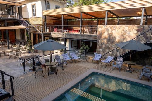 Piscina a Happy House Hostel o a prop