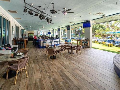 5 Star Resort 11106 Fl Stunning Sunrise 2BR 2BA King Suite,Pools ,Shuttle or Walk to Beach photo 37