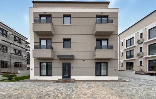 3 Bedroom Nice Apartment In Rovinj