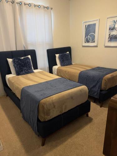 Spacious 8BR Family Villa with Pool, Game Room & BBQ, Kissimmee, near Disney! photo 10