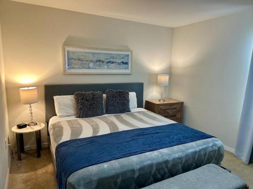 Spacious 8BR Family Villa with Pool, Game Room & BBQ, Kissimmee, near Disney! photo 3