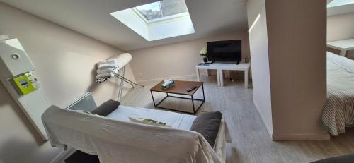 Appartement spacieux proche centre, 2ᵉ étage sans ascenseur, without lift