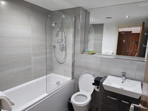 Birmingham Central Luxury Apartment photo 4