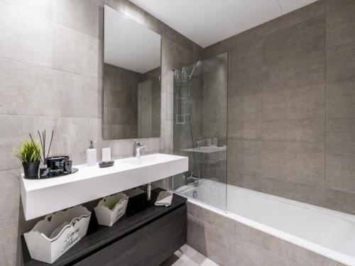 Apartment Stay at Alcazaba Lagoon
