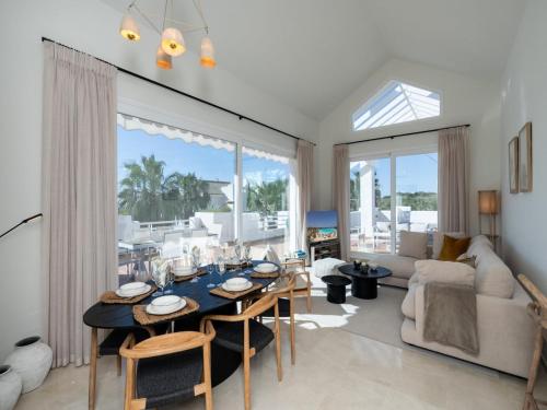 Exclusive Penthouse near Lagoon