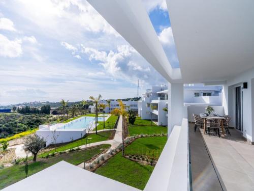 Stylish Lagoon Apartment for 4