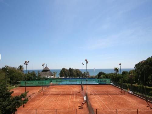 Cozy Elviria Beachside Apartment