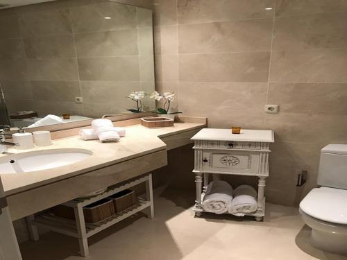 5-Guest Apartment near Alcazaba Lagoon