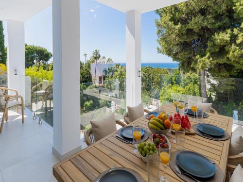 Elegant Marbella Villa with Seaview