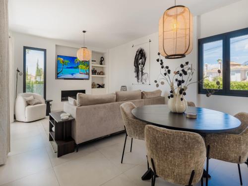 Elegant Marbella Villa with Seaview