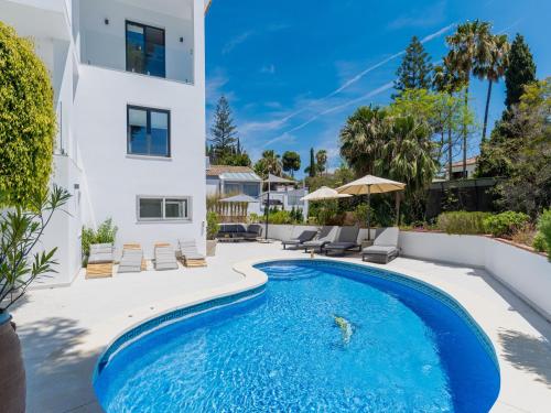Elegant Marbella Villa with Seaview