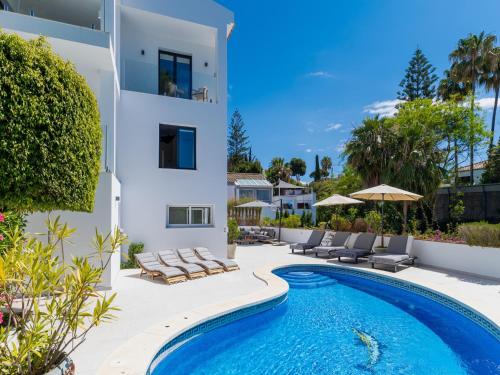 Elegant Marbella Villa with Seaview