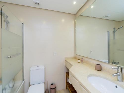 4-Guest Lagoon Resort Apartment