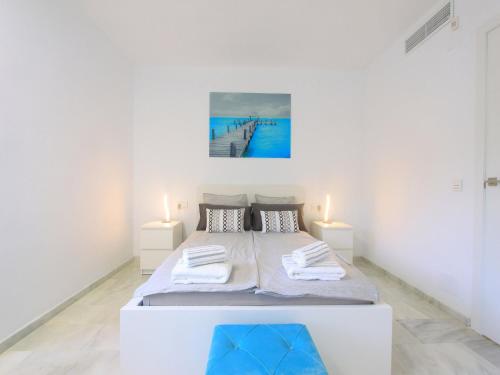 Beachside Apartment with Jacuzzi & Pool