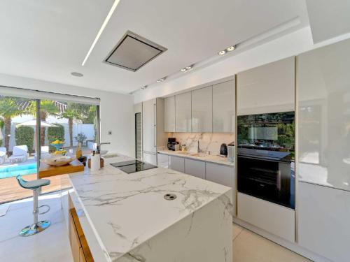 Spacious Villa for 12 in Puerto Banus