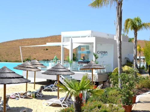 Crystal Lagoon Apartment Retreat