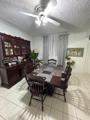 Gambar di galeri bagi Spring luv Villa di Montego Bay
