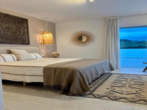 Penthouse with Lagoon Views for 6