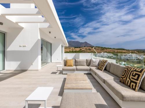 Penthouse with Lagoon Views for 6