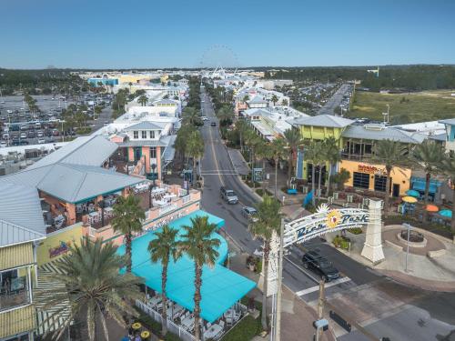 5 minutes walk to beach, Family Friendly condo with shared pool, tennis court photo 43