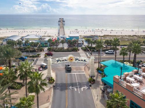 5 minutes walk to beach, Family Friendly condo with shared pool, tennis court photo 46