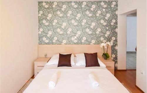Lovely Apartment In Podstrana With Wifi