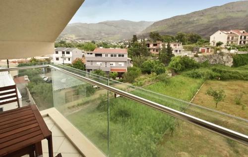 Gorgeous Apartment In Podstrana With Wifi