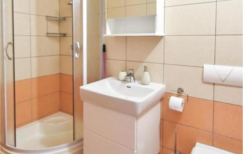 Nice Apartment In Podstrana With Wifi