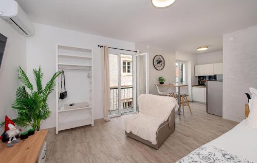 Stunning Apartment In Sibenik With House Sea View