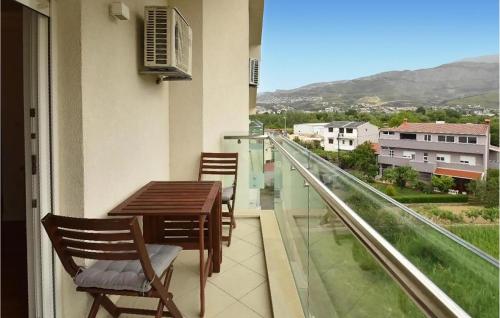 Stunning Apartment In Podstrana With Wifi