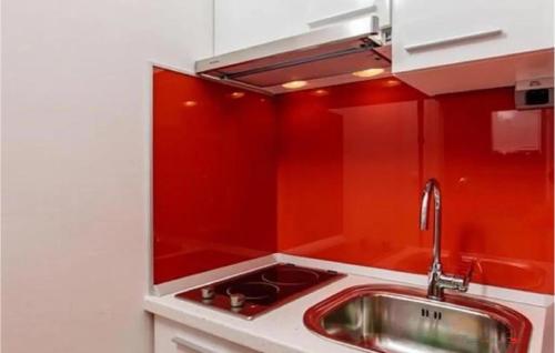 Stunning Apartment In Podstrana With Wifi