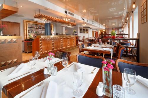 Restaurace v ubytování Hotel Wolne Miasto Old Town Gdańsk