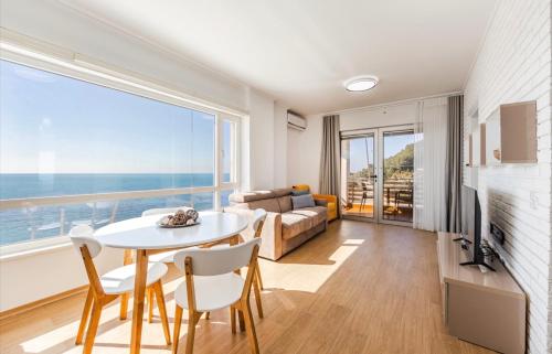 Currila Seafront by PS