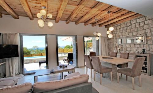 Executive Rhodes Villa Villa Luciana 3 Bedroom With Sea Views Pefkos