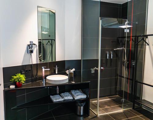 Bany a Hotel Grey