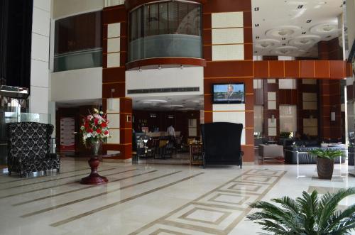 Vstupní hala nebo recepce v ubytování Eastyard Khobar Hotel - Formerly Ramada by Wyndham Khobar