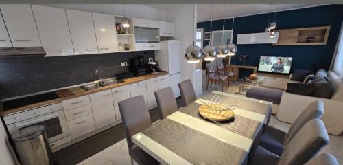 Zadar Booking Villa Franov with Pool, 10 min from the Old Town of Zadar