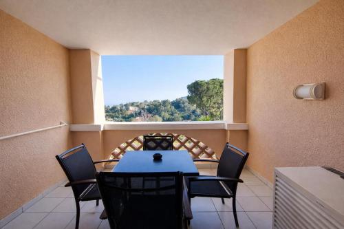 CAP ESTEREL AGAY SAINT RAPHAEL VUE MER Studio 4 personnes chez Evelyne